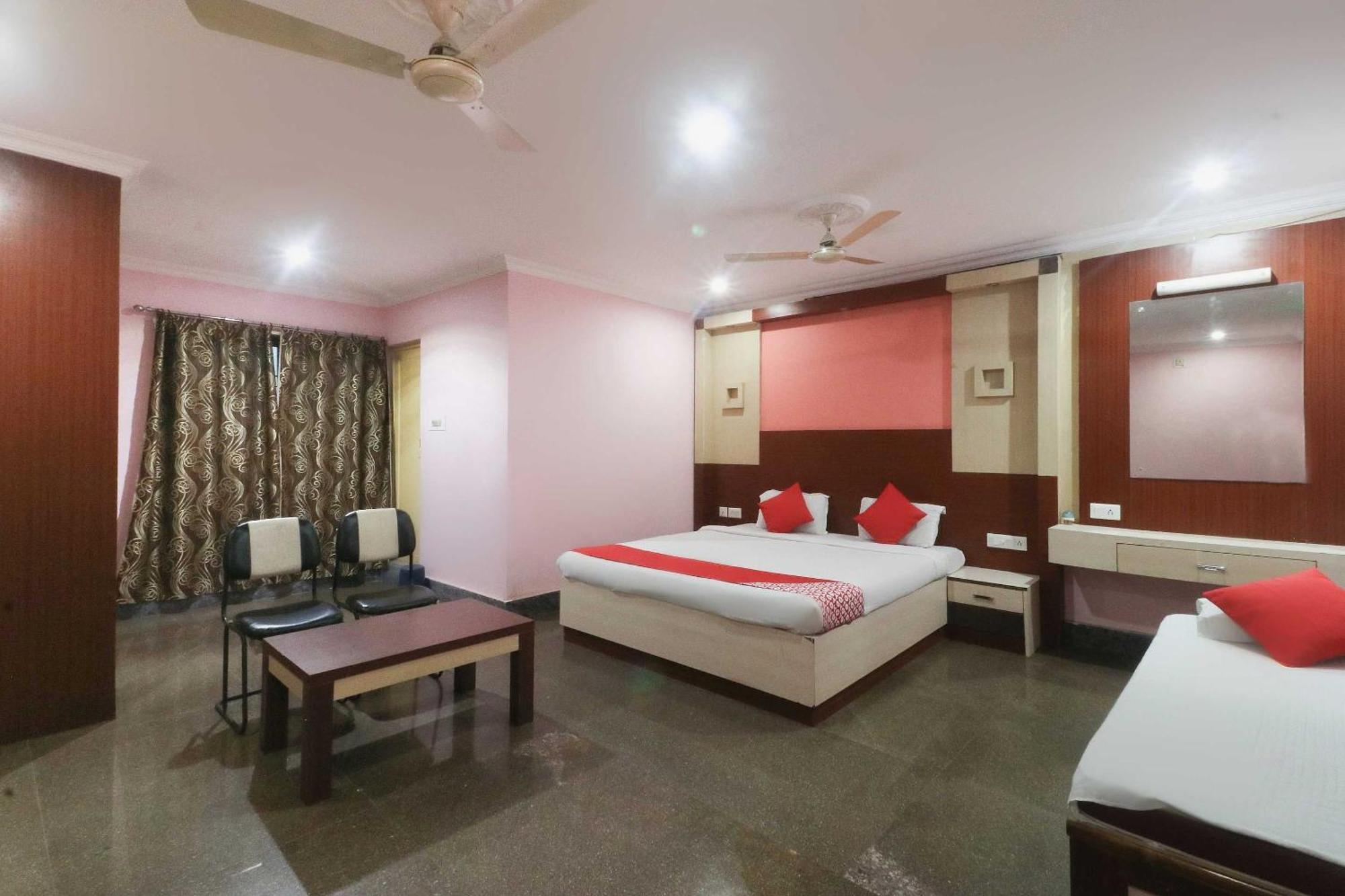 OYO 49639 Nirmala Residency Bhubaneswar Exterior foto